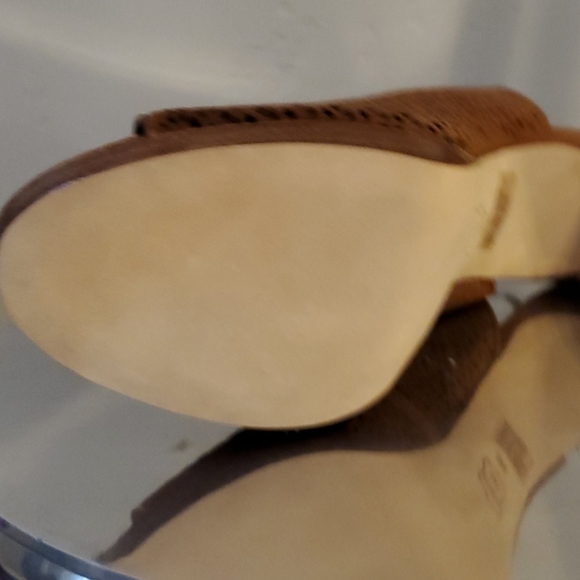 Tory Burch 👠 - Picture 2 of 4